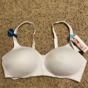 Vanity Fair “new with tags” wirefree bra
